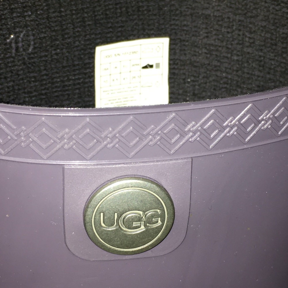 10 UGG Rain Boot PALE PLUM slick grayish PURPLE black sole winter snow puddles